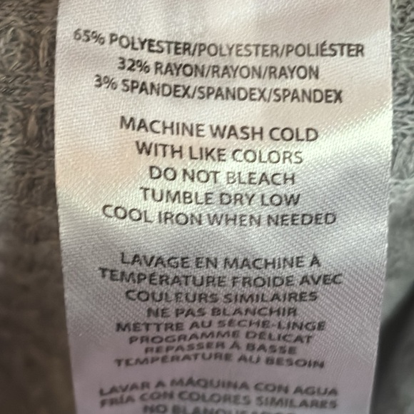 NWT Calvin Klein Lightweight Oversized V-Neck Waffle Knit Long Sleeve Top - Picture 7 of 10